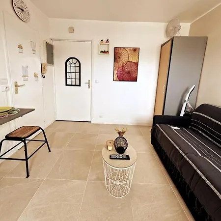 Appartement Les Galaxies Avec Balcon 20 Mn De La Fréjus
