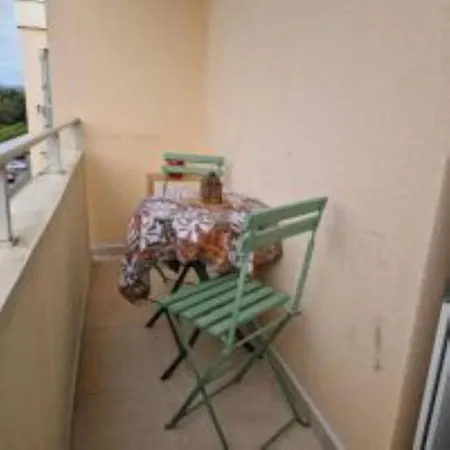 Les Galaxies Avec Balcon 20 Mn De La * Fréjus